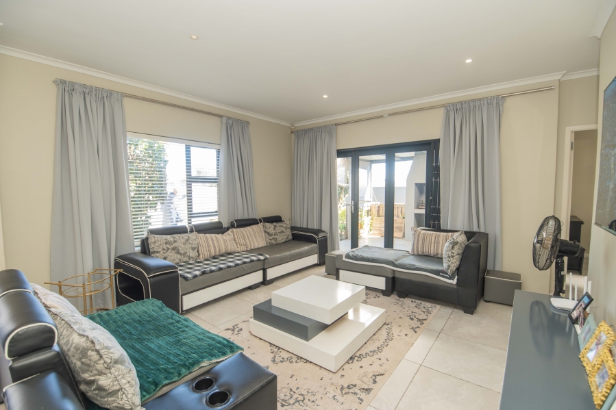 3 Bedroom Property for Sale in Pinelands Eastern Cape